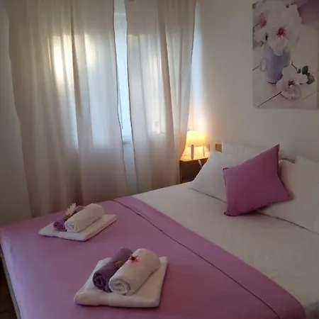 Seaview Apartament *