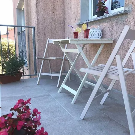 Seaview Apartament *